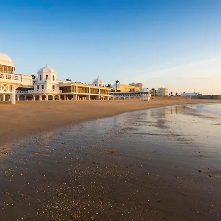 Playa La Caleta Barrio La Vina Parking Gratis *